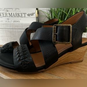 Women’s Comfortiva Shoes Size 11 wide